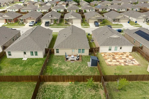 $2,200 | 2308 Tallahassee Drive, Ennis, TX 75119