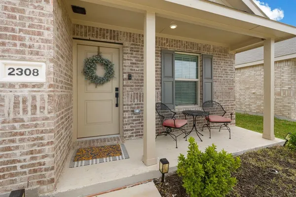 $2,200 | 2308 Tallahassee Drive, Ennis, TX 75119