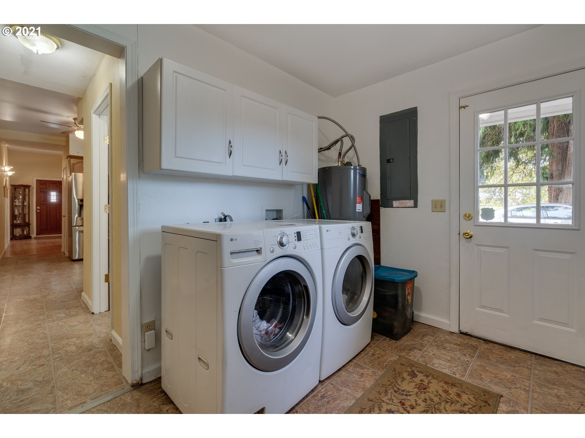2559 Southwest Dilley Road Forest Grove, OR 97116 - Photo 20 of 32 a utility room with dryer and washer