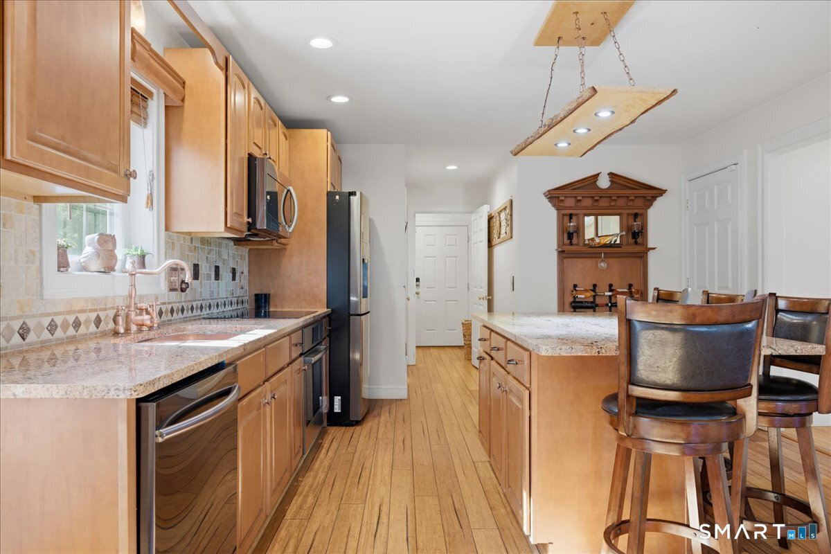 271 Putnam Road Pomfret, CT 06259 - Photo 19 of 40