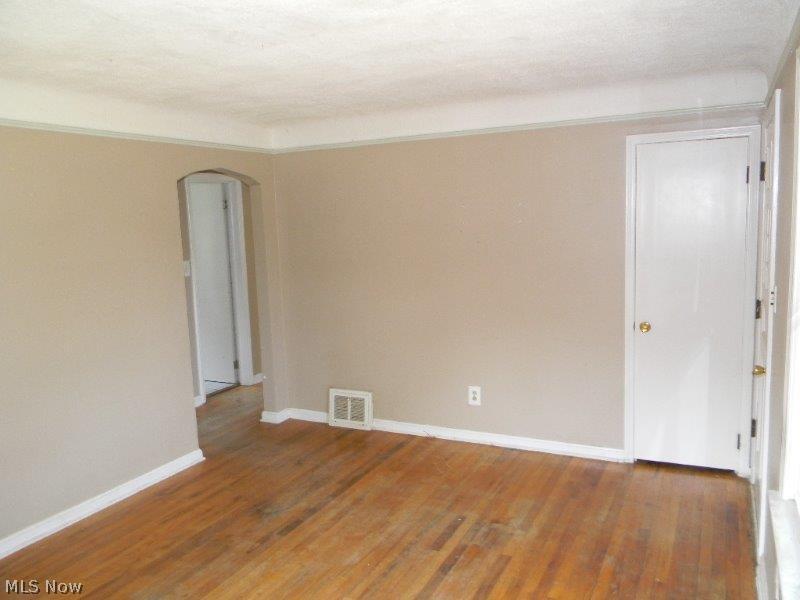 24535 Maple Ridge Road North Olmsted, OH 44070 - Photo 4 of 18 Gallery Image 4
