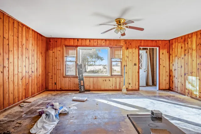 $99,900 | 5827 East 3500S Road, St. Anne, IL 60964