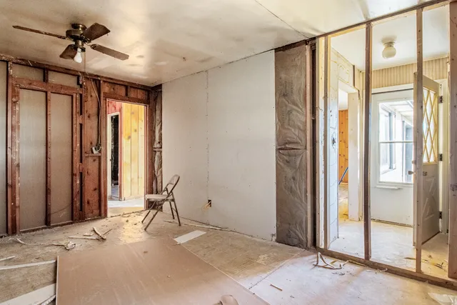 $99,900 | 5827 East 3500S Road, St. Anne, IL 60964