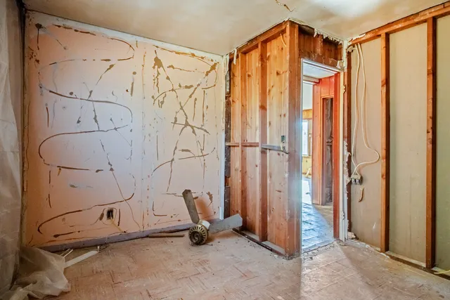 $99,900 | 5827 East 3500S Road, St. Anne, IL 60964