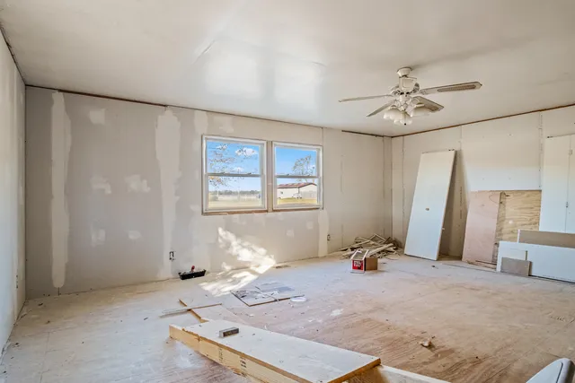 $99,900 | 5827 East 3500S Road, St. Anne, IL 60964