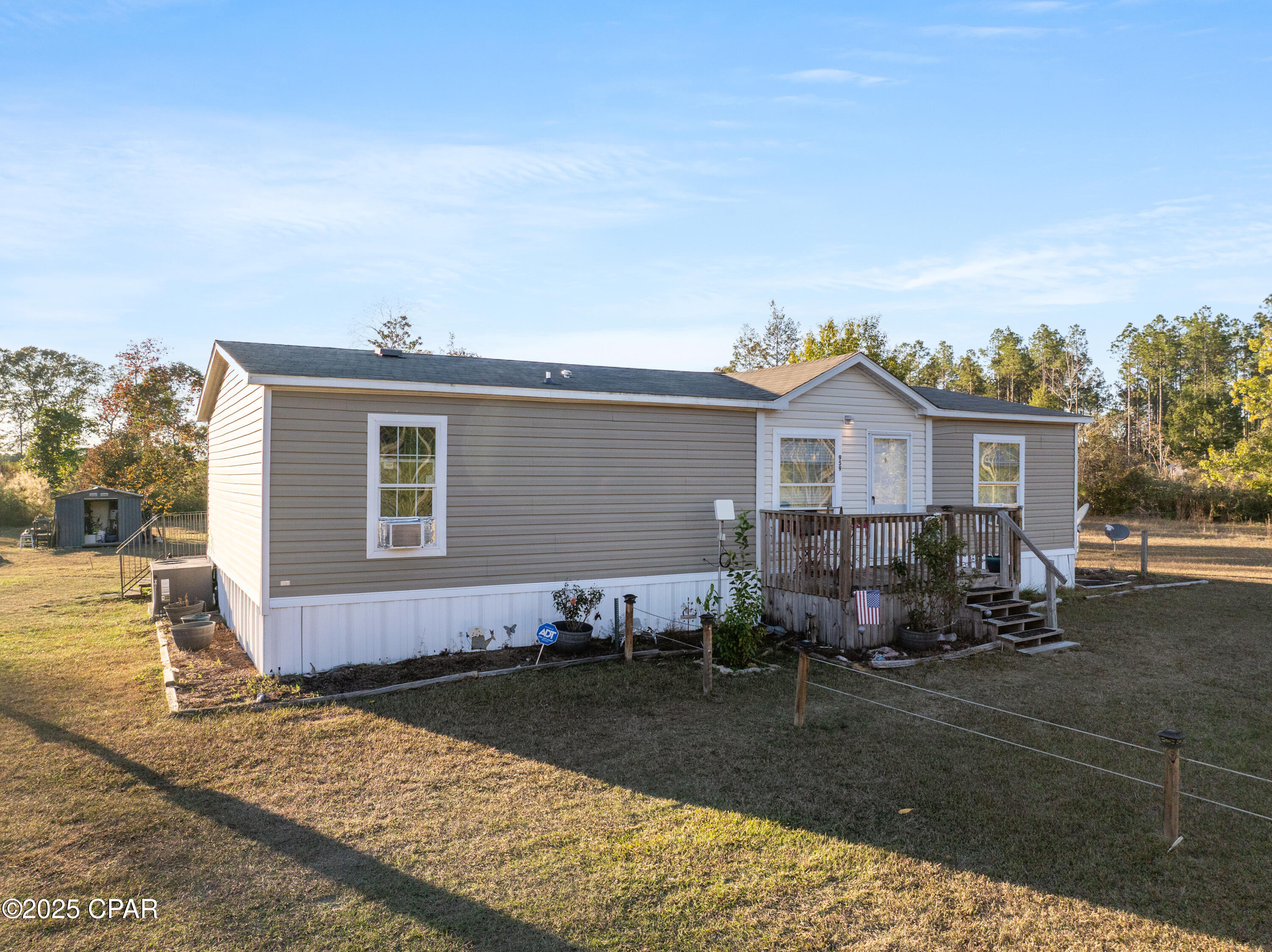 959 Sandy Ramp Road DeFuniak Springs, FL 32433 - Photo 2 of 32