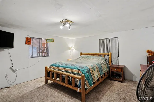 $275,000 | 64 Mocking Bird Lane, Hawk Point, MO 63349