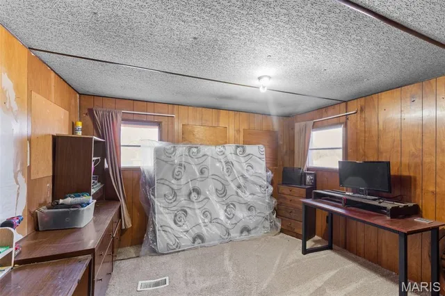 $325,000 | 64 Mocking Bird Lane, Hawk Point, MO 63349