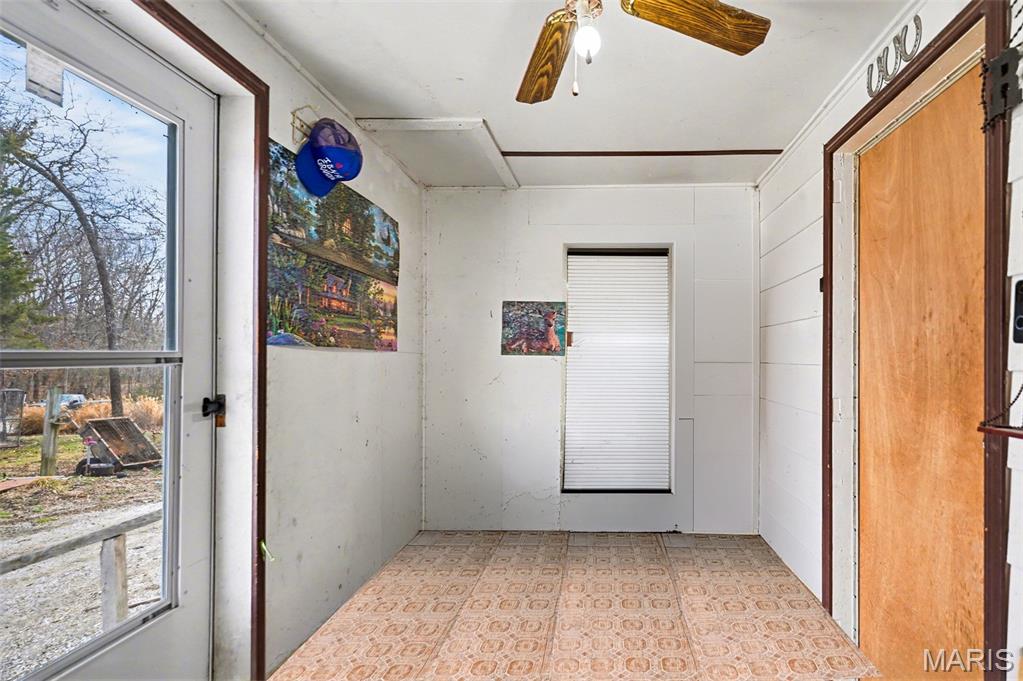 64 Mocking Bird Lane Hawk Point, MO 63349 - Photo 2 of 33