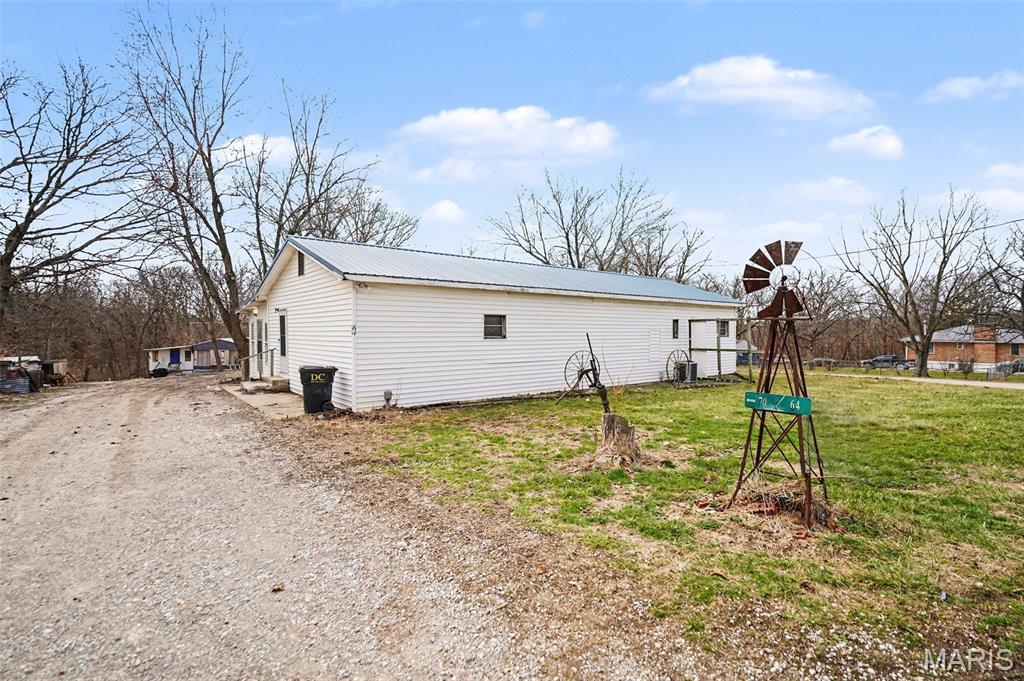 64 Mocking Bird Lane Hawk Point, MO 63349 - Photo 22 of 33