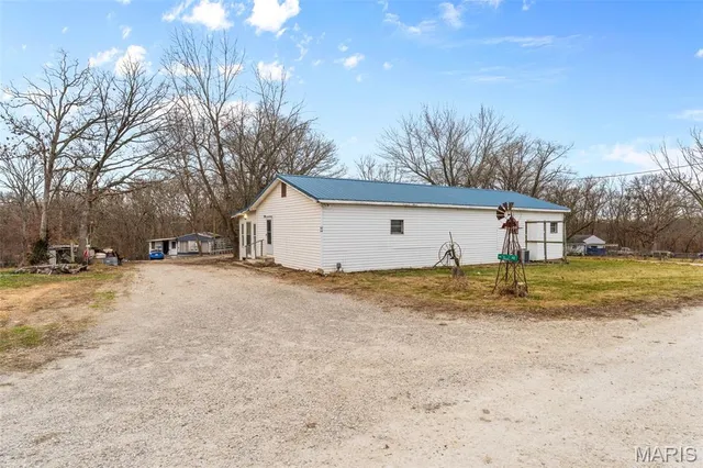 $325,000 | 64 Mocking Bird Lane, Hawk Point, MO 63349