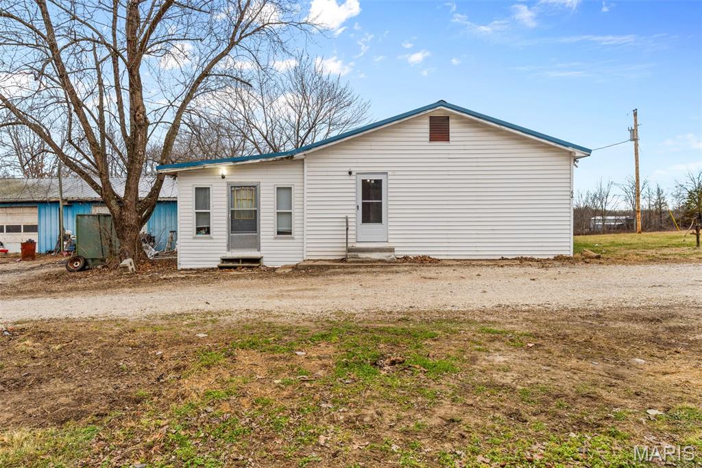 64 Mocking Bird Lane Hawk Point, MO 63349 - Photo 3 of 39