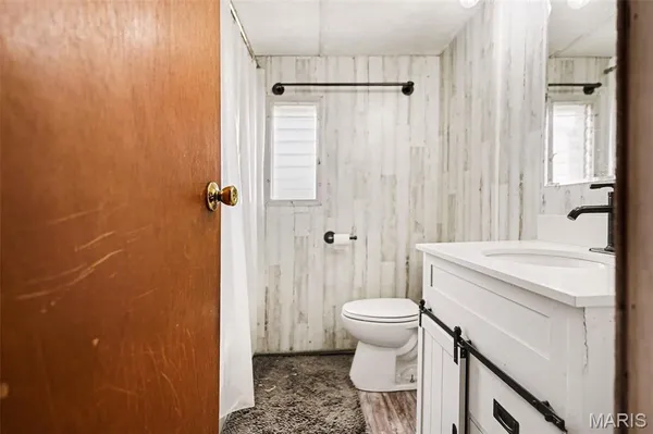 $275,000 | 64 Mocking Bird Lane, Hawk Point, MO 63349