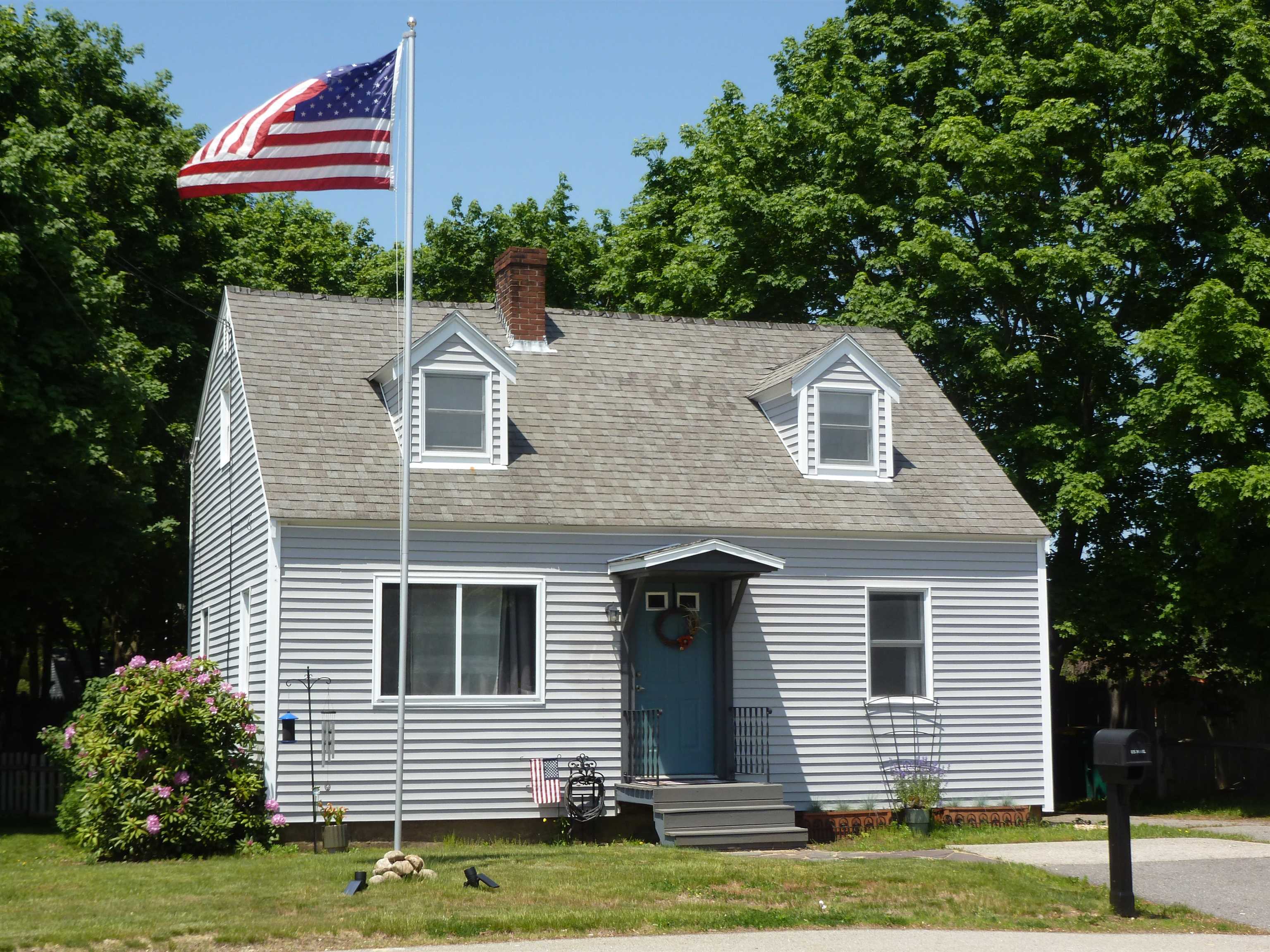 83 Washington Street Rochester, NH 03867 - Photo 1 of 23