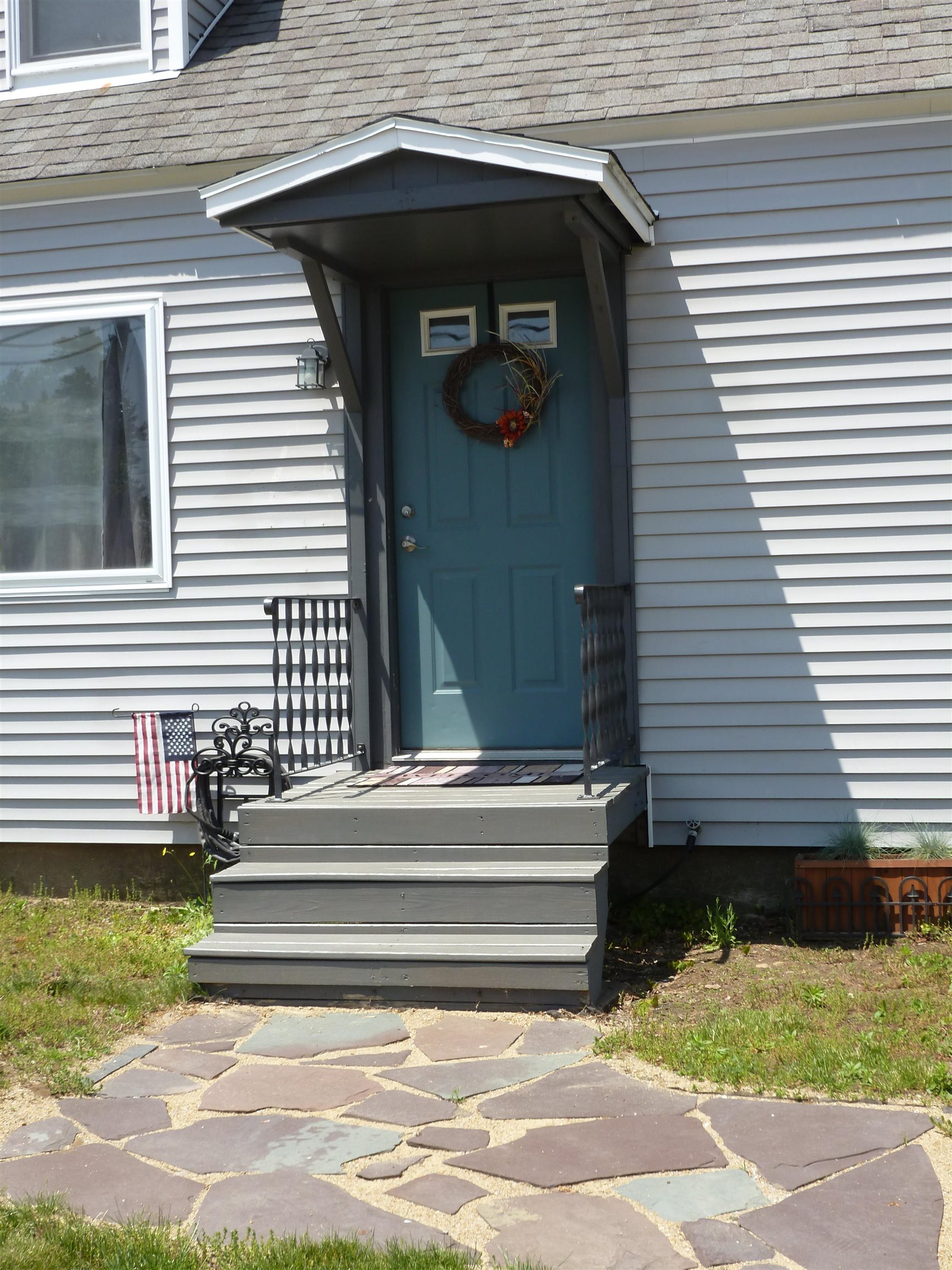 83 Washington Street Rochester, NH 03867 - Photo 2 of 23