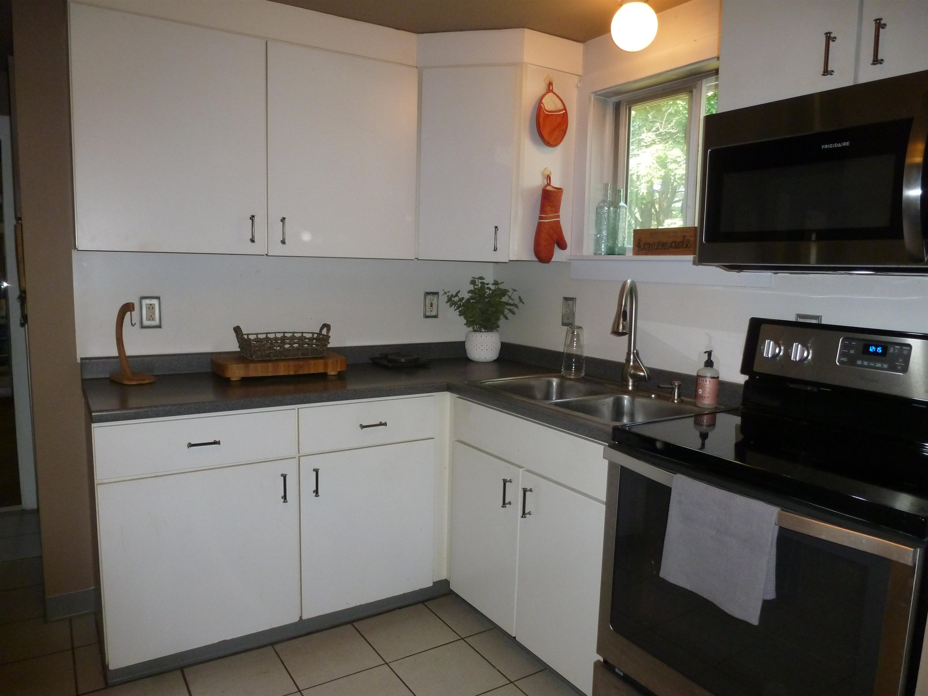 83 Washington Street Rochester, NH 03867 - Photo 9 of 23
