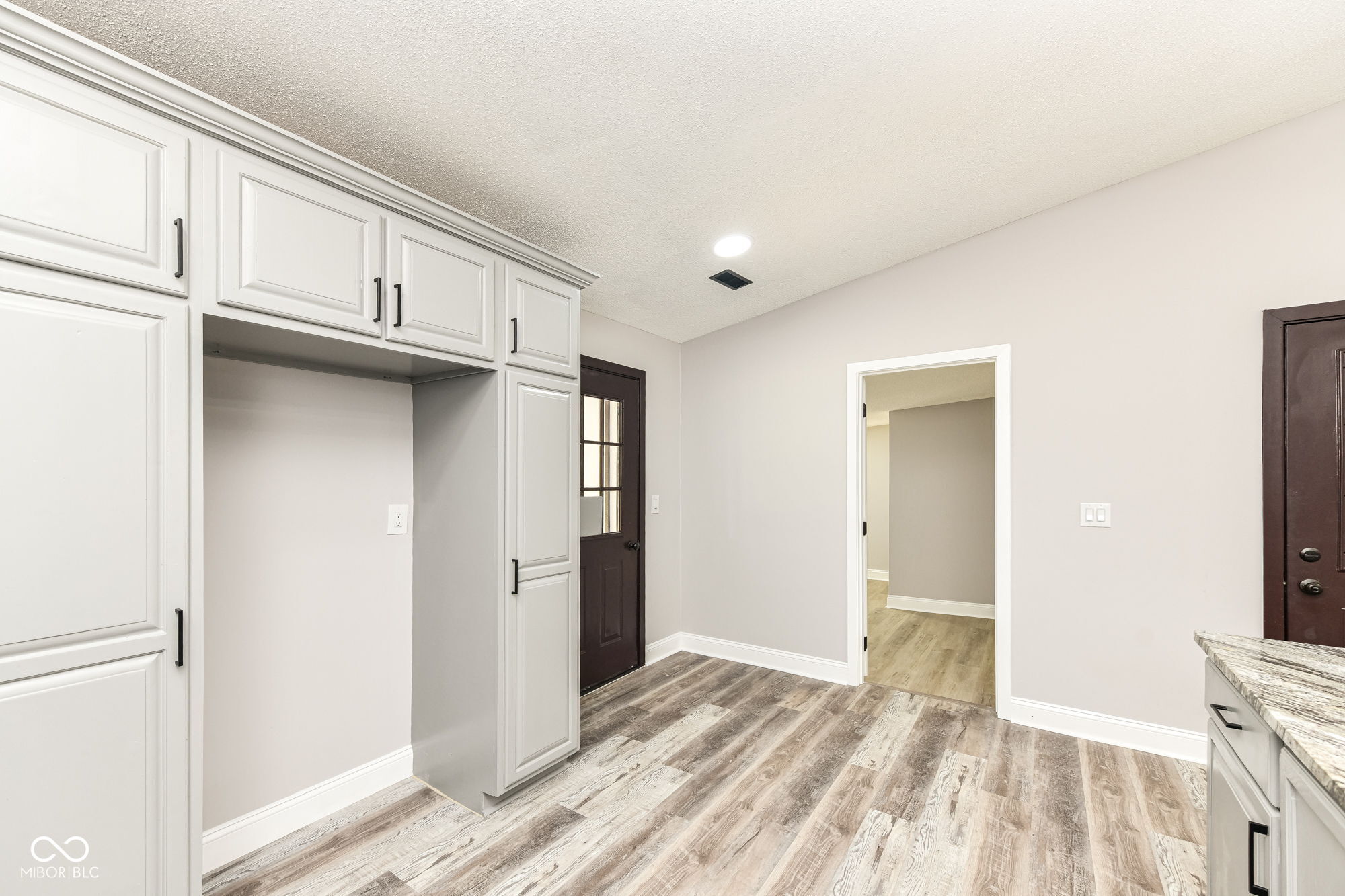 8115 Railroad Road Indianapolis, IN 46217 - Photo 10 of 43