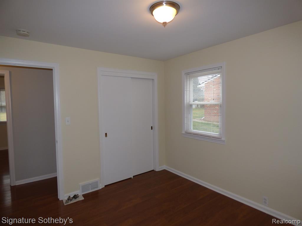 183 Texas Avenue Rochester Hills, MI 48309 - Photo 16 of 34