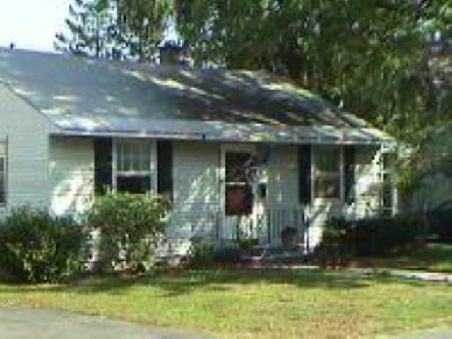 23 Saxton Road Colonie, NY 12110 - Photo 3 of 10 Photo 3
