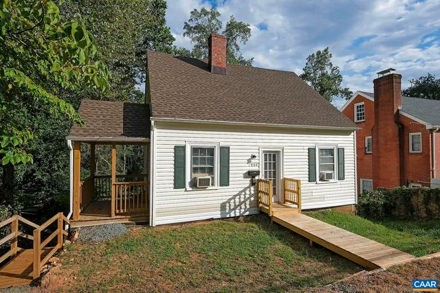 $1,895 | 1904 Stadium Road, Unit A, Charlottesville, VA 22903