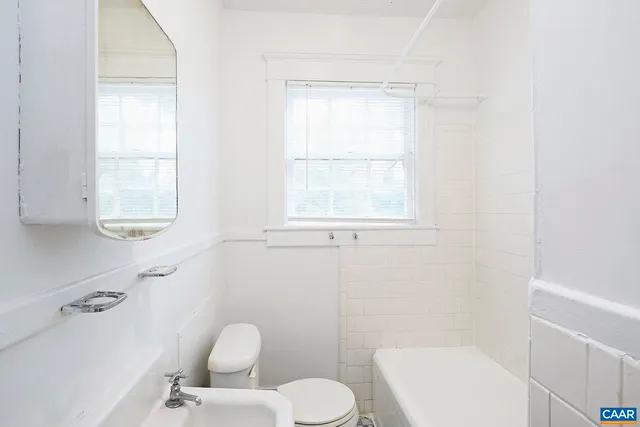 $1,895 | 1904 Stadium Road, Unit A, Charlottesville, VA 22903