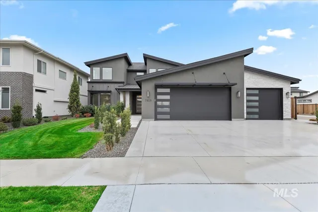 $1,095,000 | 7929 West Deerfawn Lane, Eagle, ID 83616