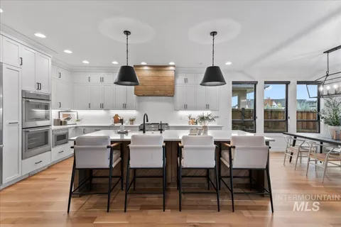 $1,095,000 | 7929 West Deerfawn Lane, Eagle, ID 83616