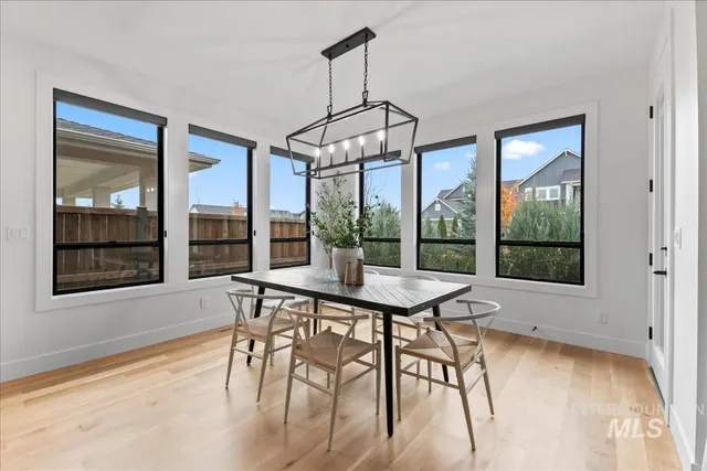 $1,095,000 | 7929 West Deerfawn Lane, Eagle, ID 83616