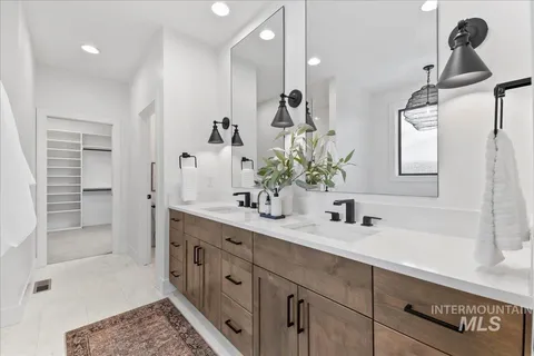 $1,050,000 | 7929 West Deerfawn Lane, Eagle, ID 83616