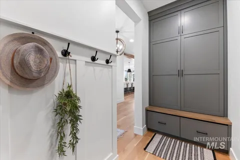 $1,050,000 | 7929 West Deerfawn Lane, Eagle, ID 83616