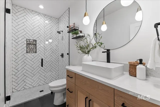 $1,095,000 | 7929 West Deerfawn Lane, Eagle, ID 83616