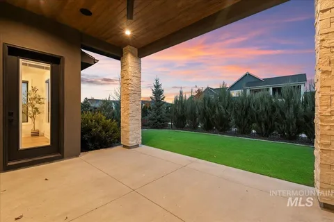 $1,050,000 | 7929 West Deerfawn Lane, Eagle, ID 83616