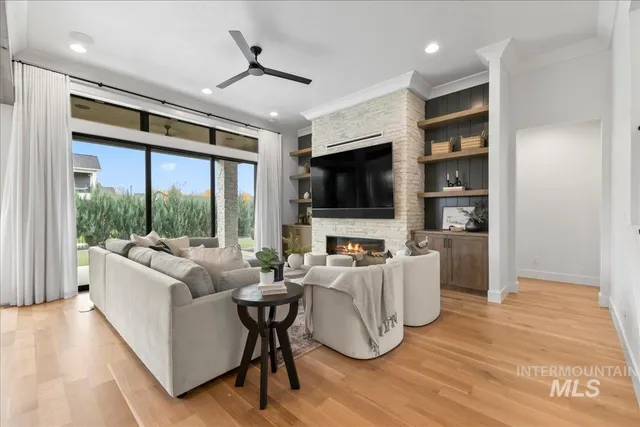 $1,095,000 | 7929 West Deerfawn Lane, Eagle, ID 83616