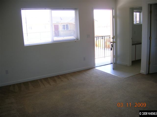 950 Parkview Street Reno, NV 89502 - Photo 3 of 9 an empty room with a window