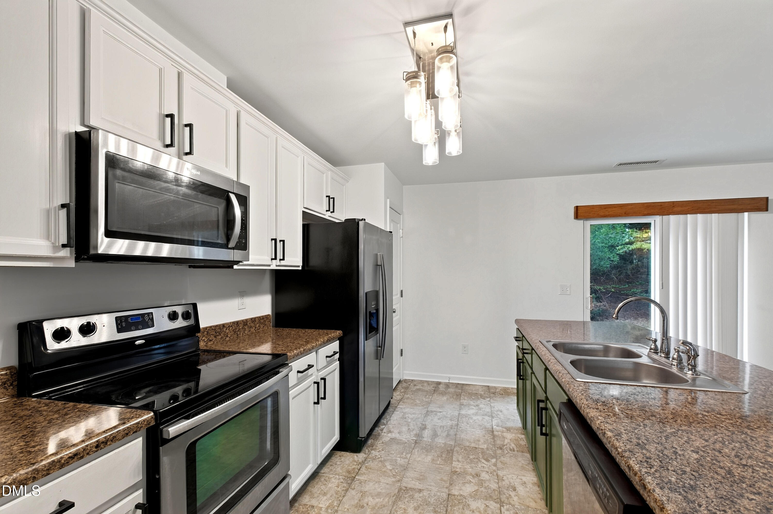 2931 Berkeley Springs Place Raleigh, NC 27616 - Photo 13 of 39 Kitchen