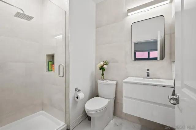 $1,629,000 | 465 South Cleveland Street, Unit 103, Oceanside, CA 92054