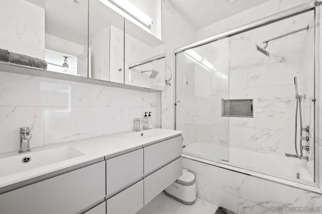 $1,629,000 | 465 South Cleveland Street, Unit 103, Oceanside, CA 92054