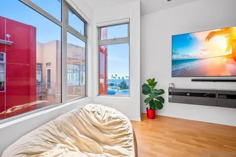 $1,629,000 | 465 South Cleveland Street, Unit 103, Oceanside, CA 92054