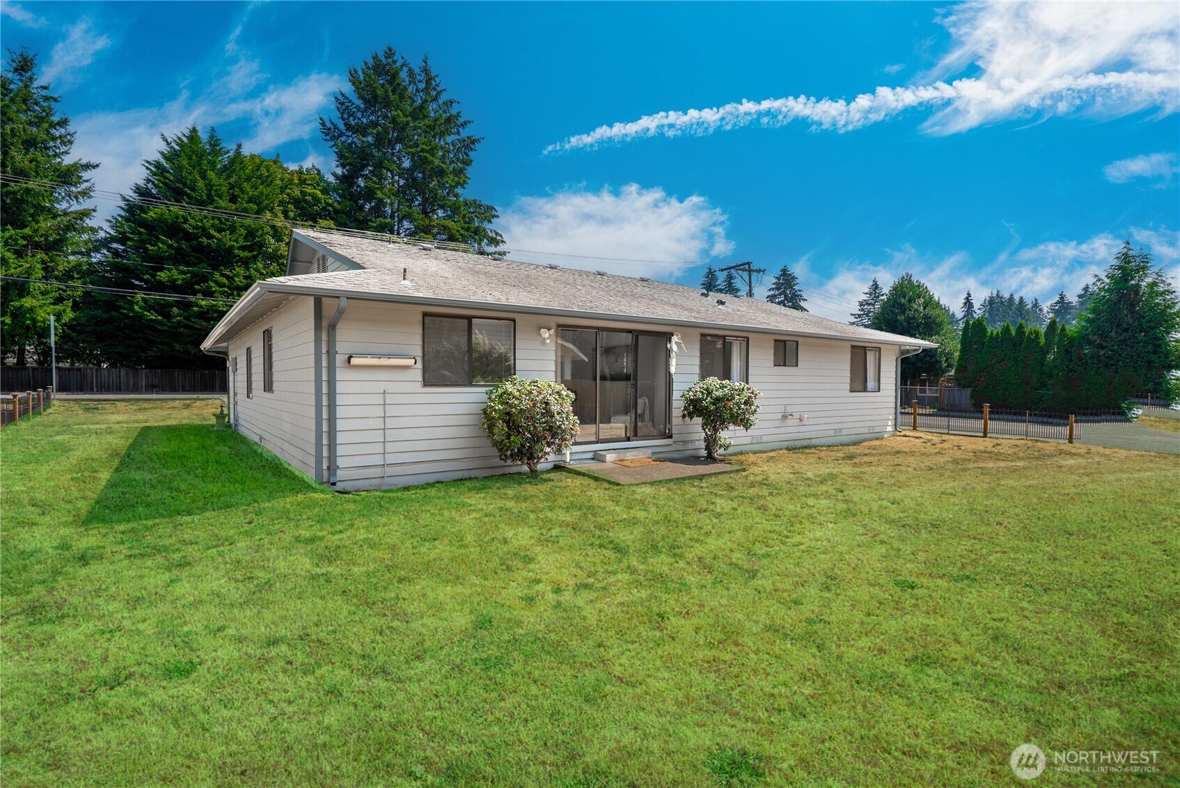 1901 Union Avenue Northeast Renton, WA 98056 - Photo 2 of 27 Gallery Image 2