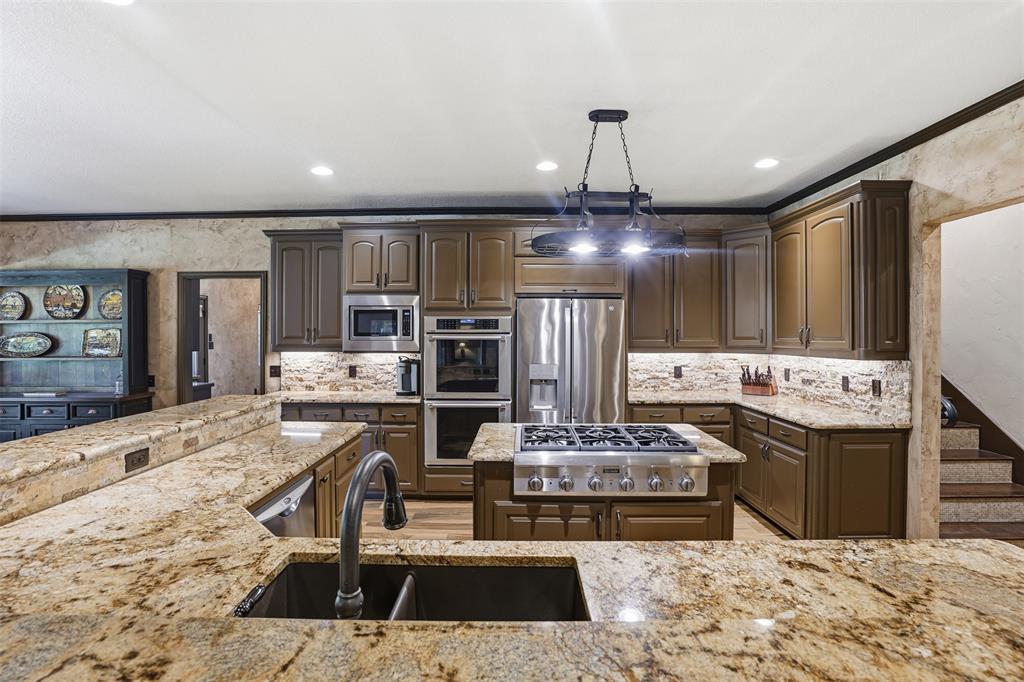 9310 Bellechase Road Granbury, TX 76049 - Photo 5 of 40