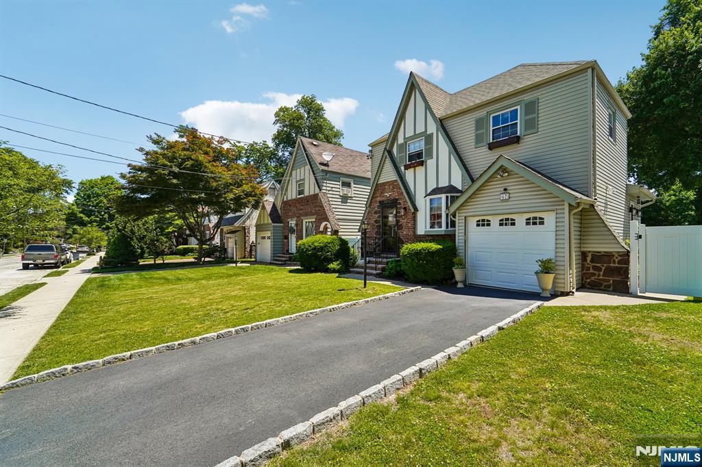 67 Marlboro Road Clifton, NJ 07012 - Photo 2 of 42