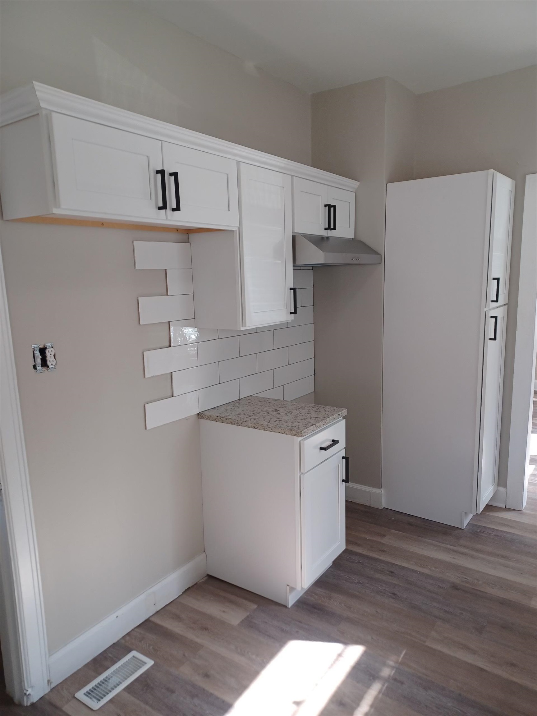 537 South Erie Street Wichita, KS 67211 - Photo 2 of 4