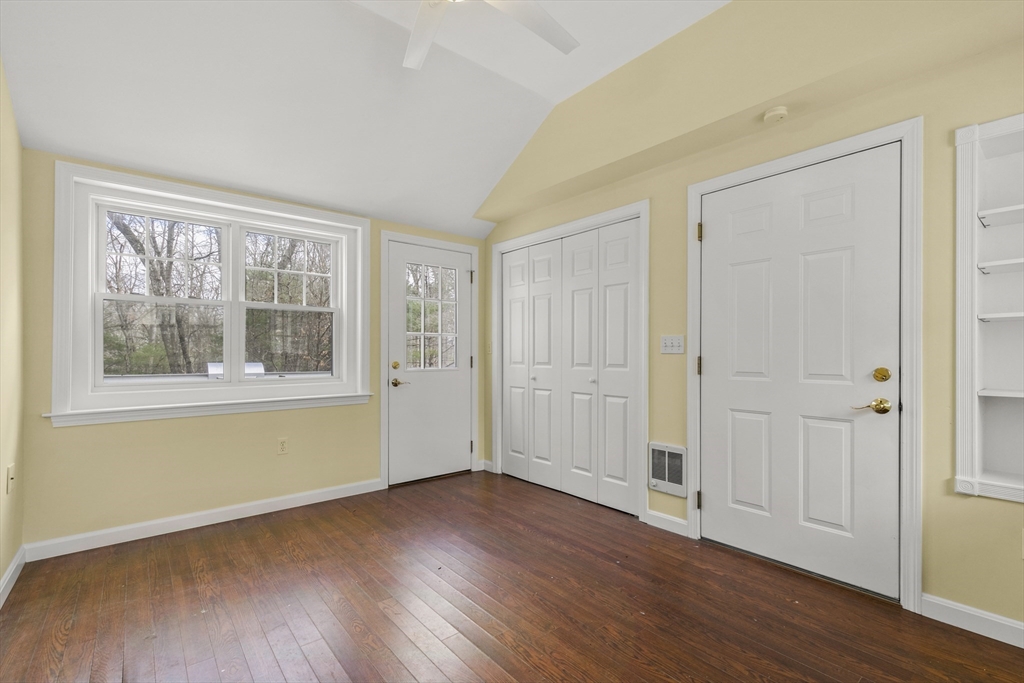 191 Irondequoit Road Franklin, MA 02038 - Photo 4 of 42 Gallery Image 4