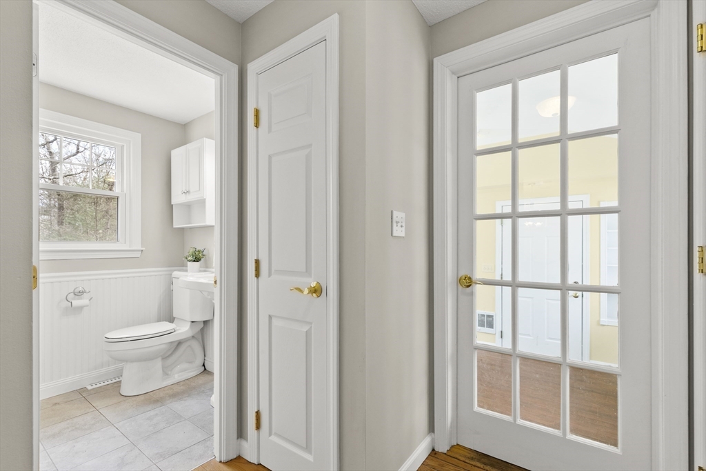 191 Irondequoit Road Franklin, MA 02038 - Photo 6 of 42 Gallery Image 6