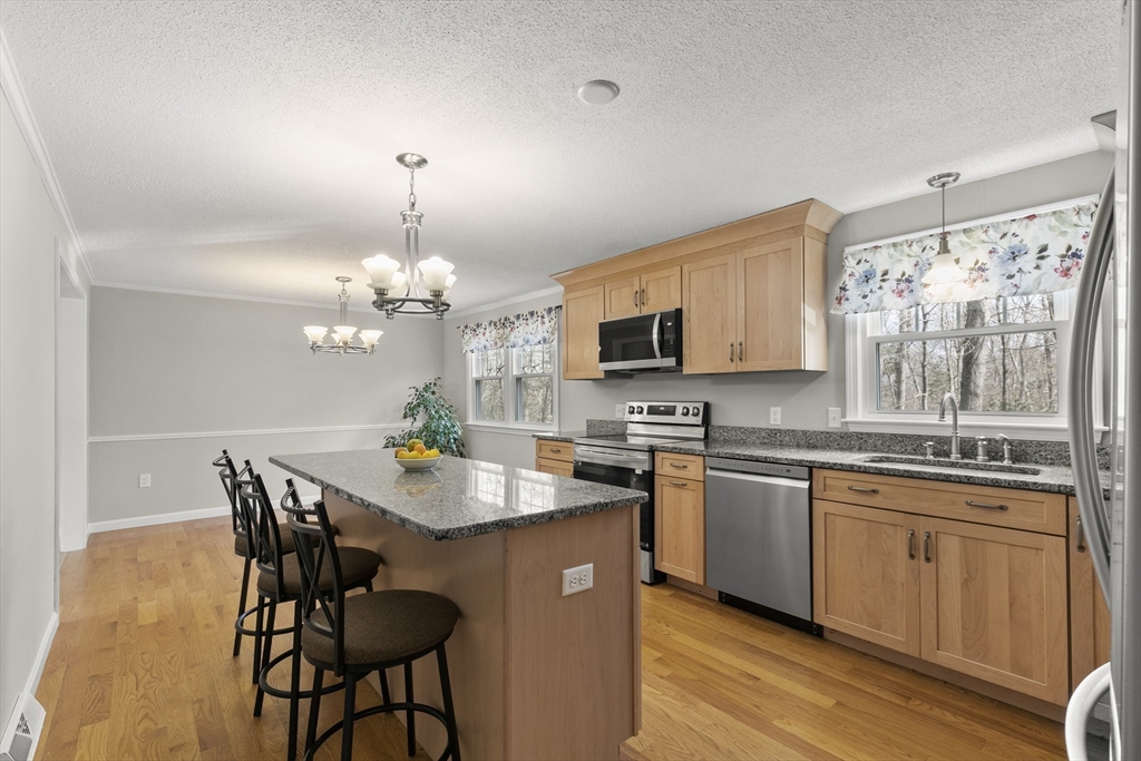191 Irondequoit Road Franklin, MA 02038 - Photo 9 of 42 Gallery Image 9