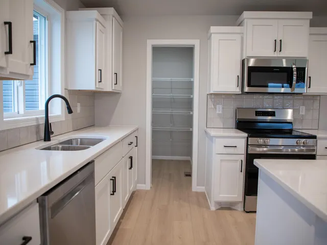 $525,637 | 6722 14th Street South, Fargo, ND 58104