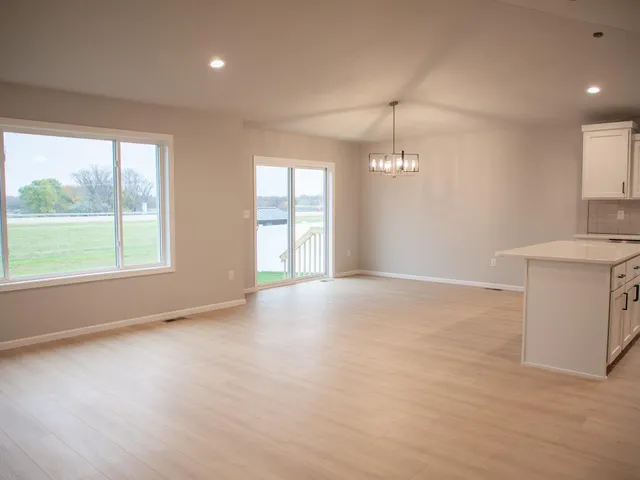 $525,637 | 6722 14th Street South, Fargo, ND 58104