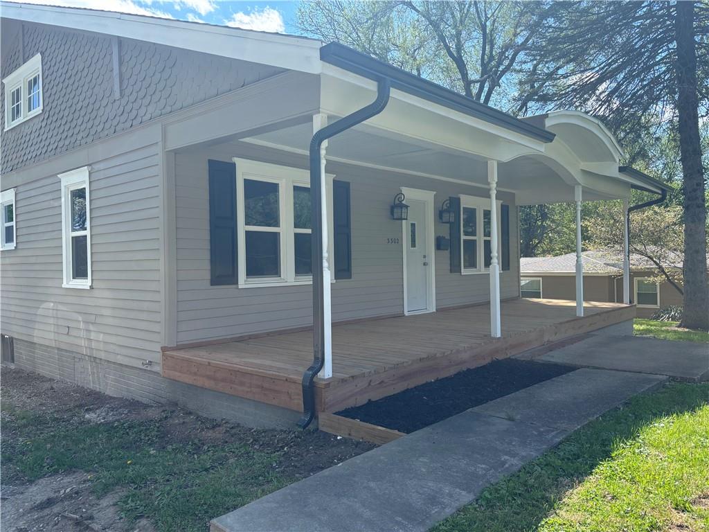 3302 Gene Field Road St. Joseph, MO 64506 - Photo 2 of 21