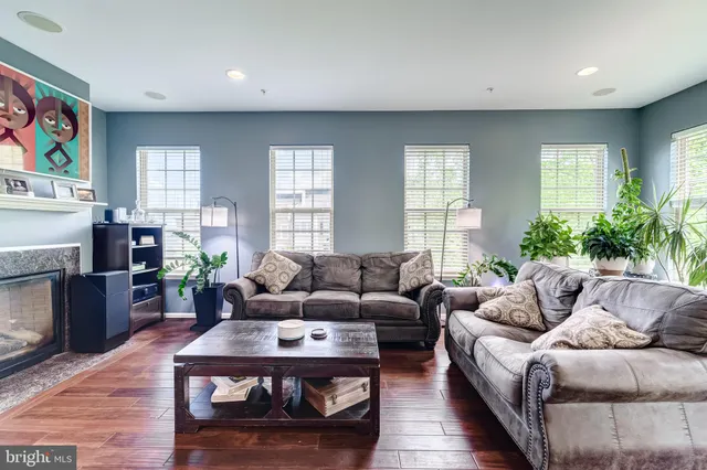 $899,900 | 510 Overlook Park Drive, Unit 32, Oxon Hill, MD 20745