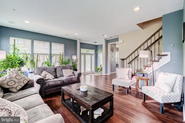 $899,900 | 510 Overlook Park Drive, Unit 32, Oxon Hill, MD 20745